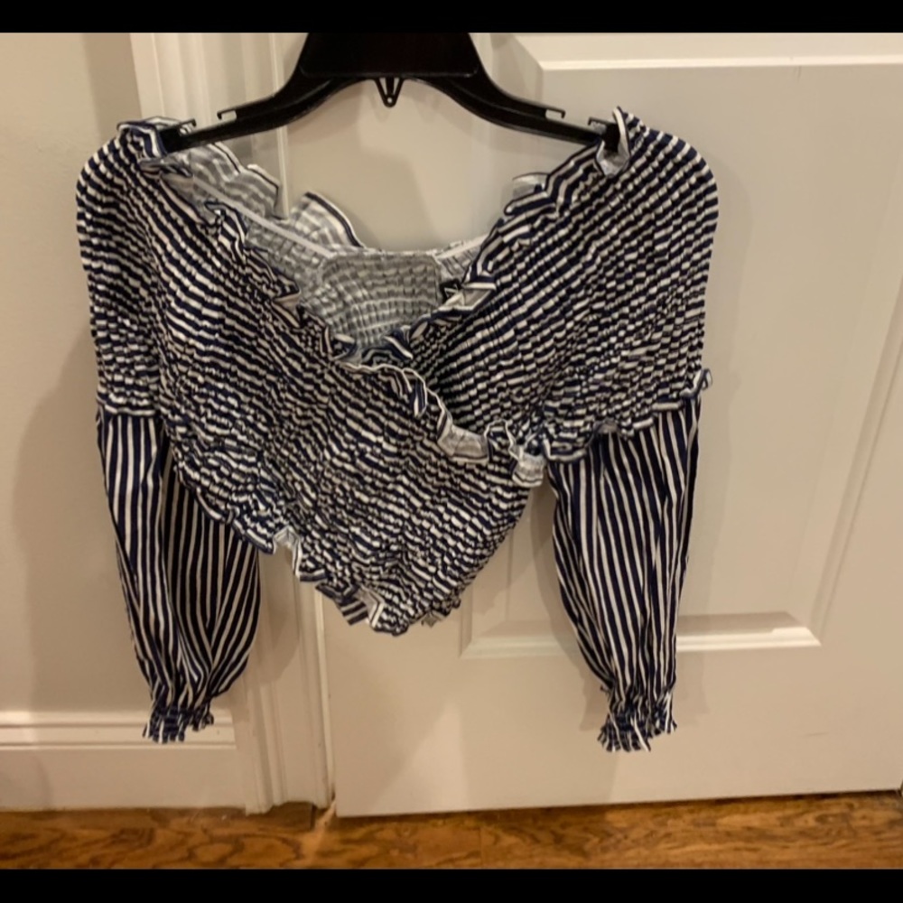 NWT ZARA crop blouse.  Sz Medium. This is gorgeous. Tags on - Picture 2 of 16
